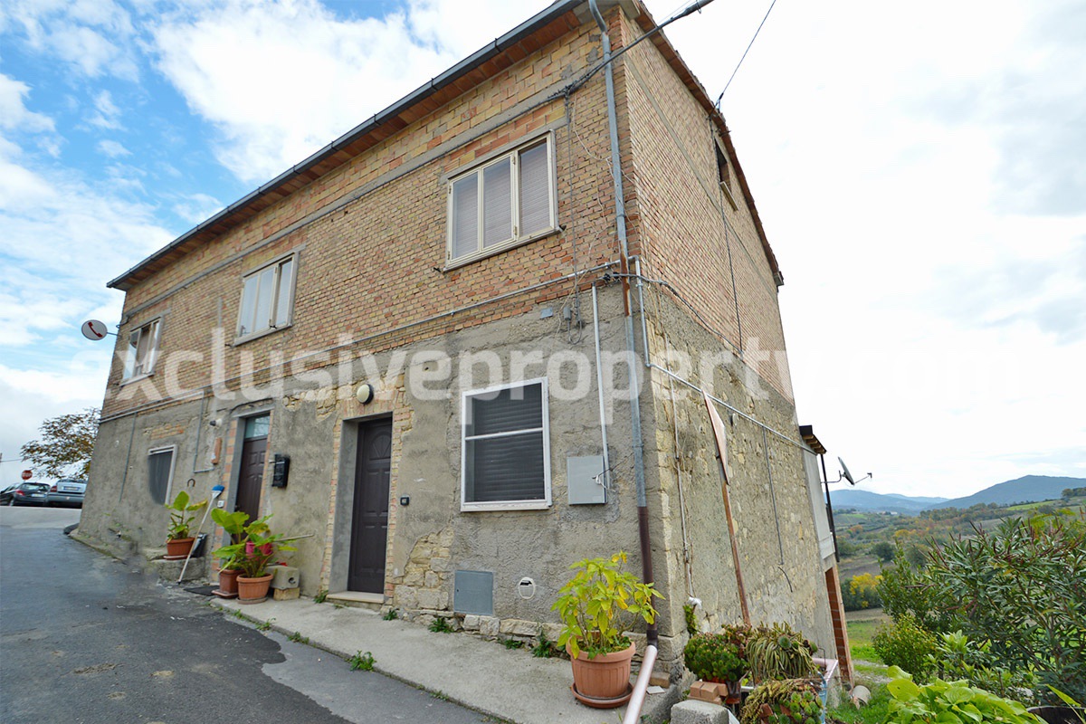 Renovated property with a view of the hills in the Abruzzo - Chieti