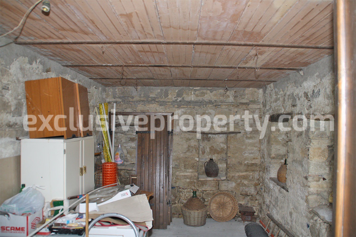 Characteristic cottage with garden for sale in Roccaspinalveti - Abruzzo - Italy 18