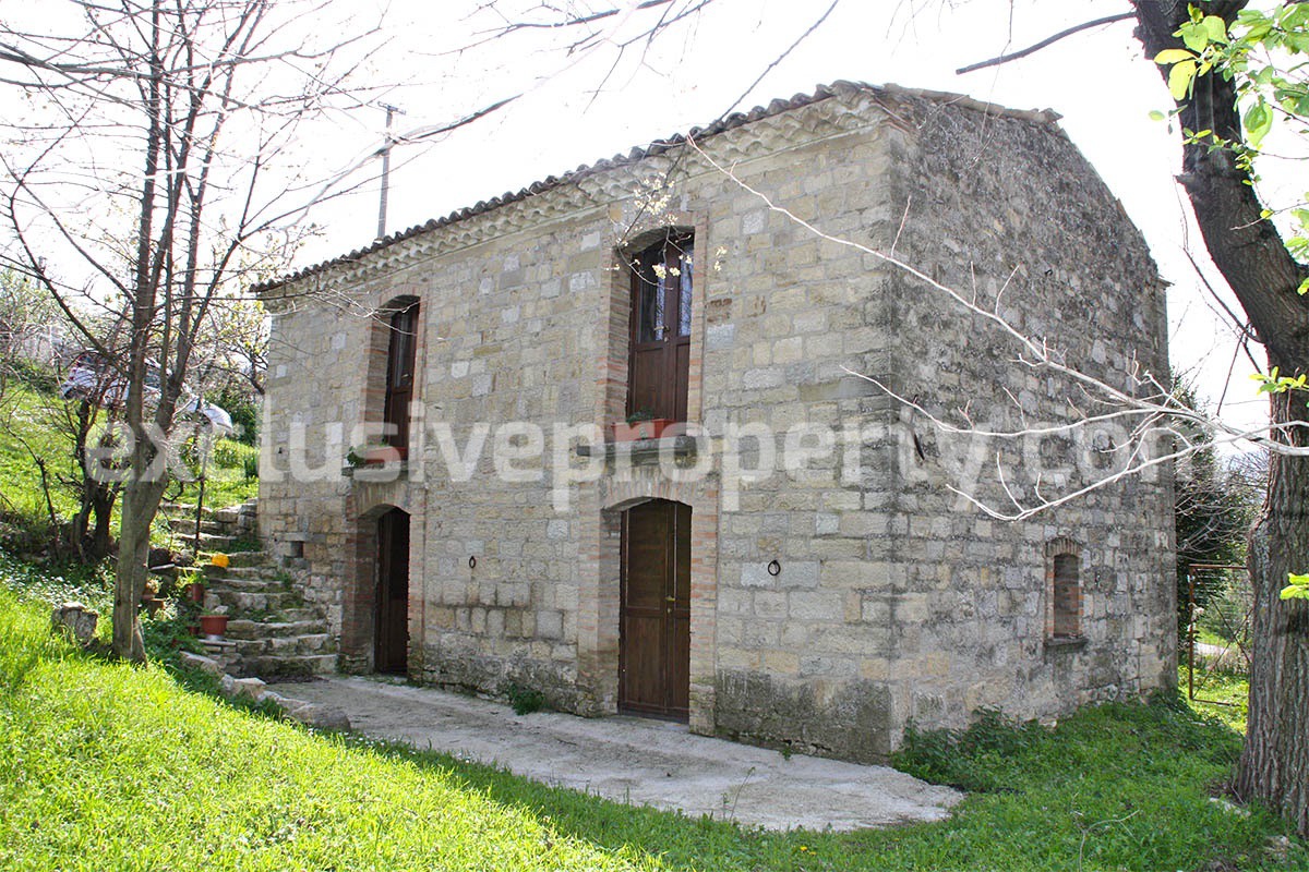Characteristic cottage with garden for sale in Roccaspinalveti - Abruzzo - Italy 5