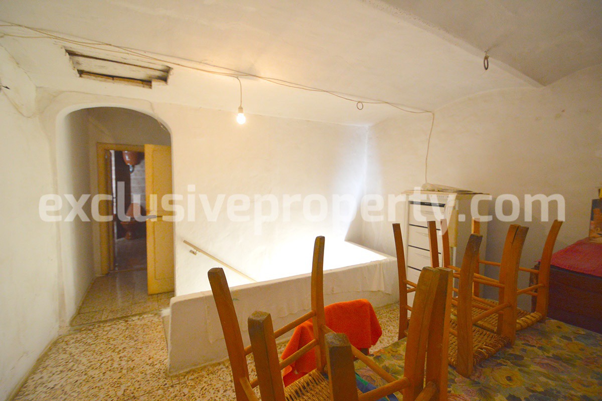 Property with terrace and garden for sale in Abruzzo 21