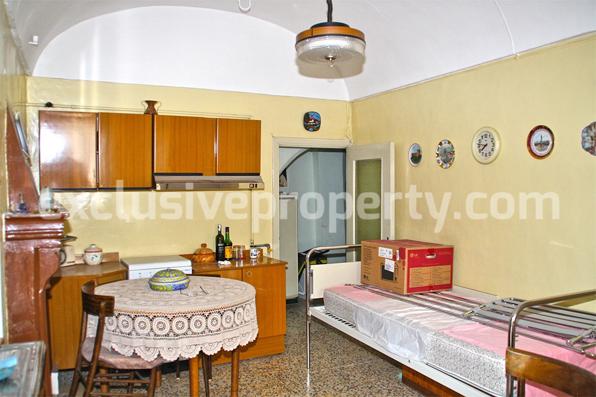 Spacious house with three bedrooms for sale in Gissi - Abruzzo 3