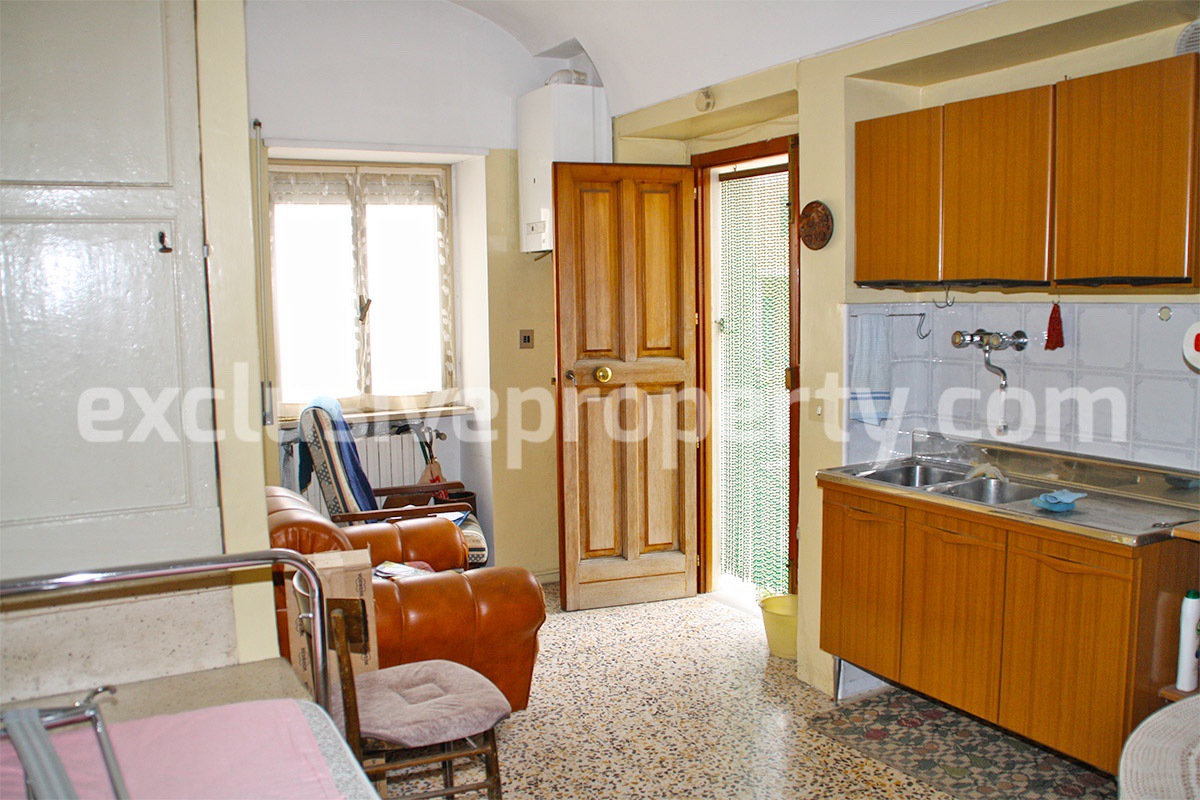 Spacious house with three bedrooms for sale in Gissi - Abruzzo 2