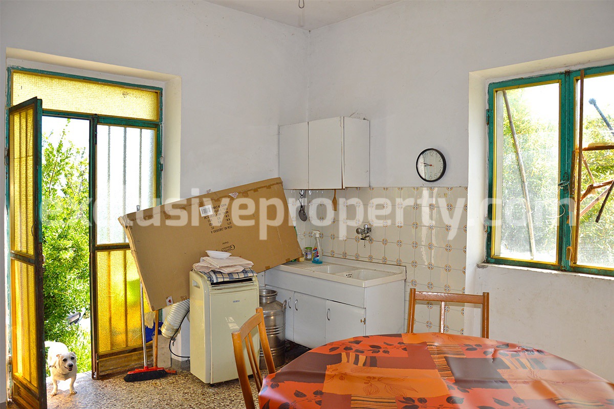 Country house with land and panoramic view for sale in Gissi - Abruzzo 5