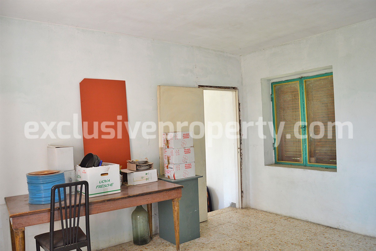 Country house with land and panoramic view for sale in Gissi - Abruzzo 7