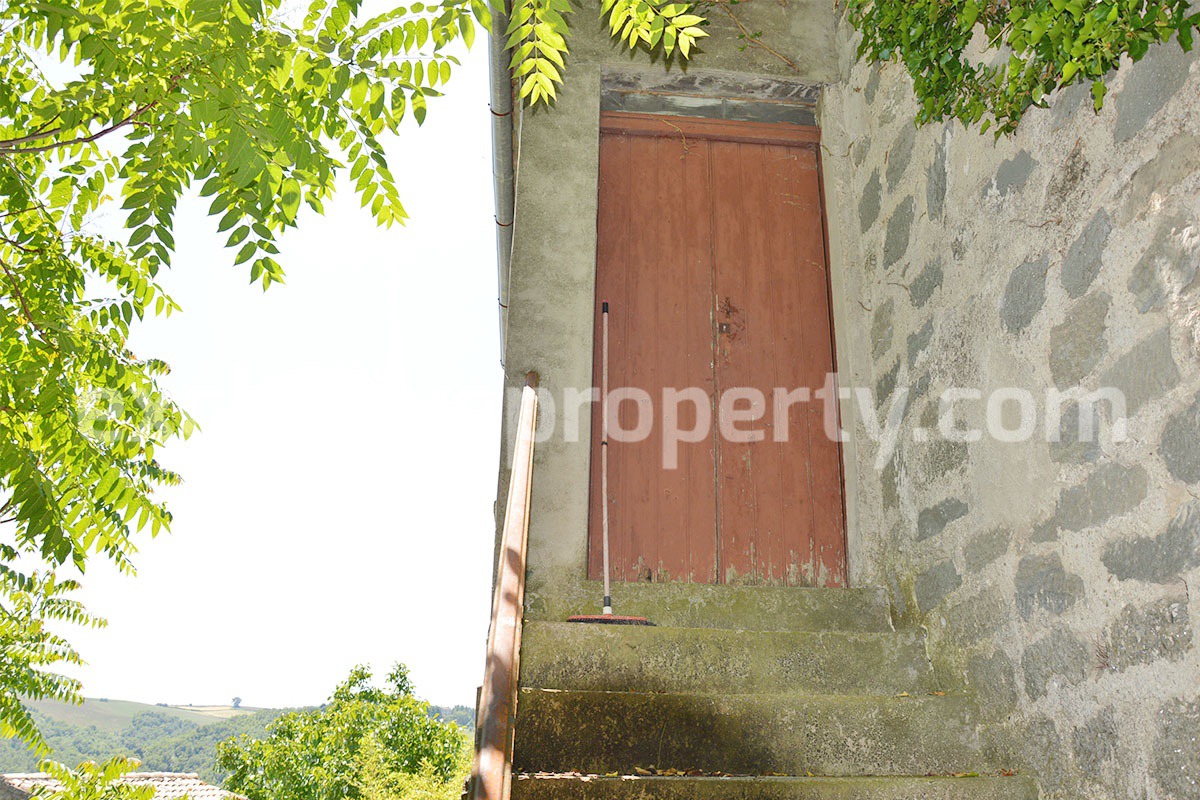 Country house with land and panoramic view for sale in Gissi - Abruzzo 13