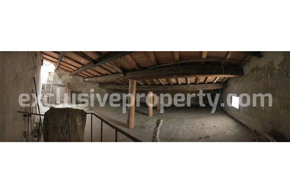Habitable house with garage for sale in the Abruzzo Region -Gissi