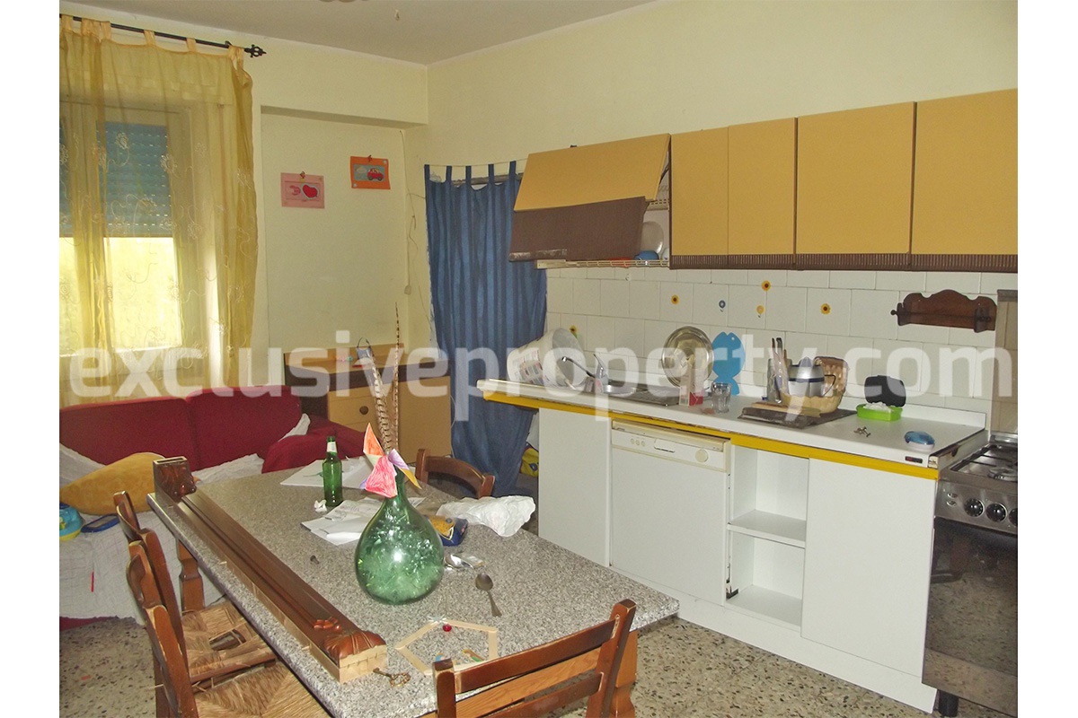 Detached house with garage and land for sale in the Abruzzo Region - Italy 7