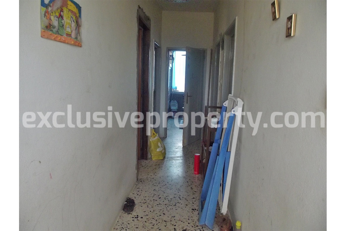 Detached house with garage and land for sale in the Abruzzo Region - Italy 9