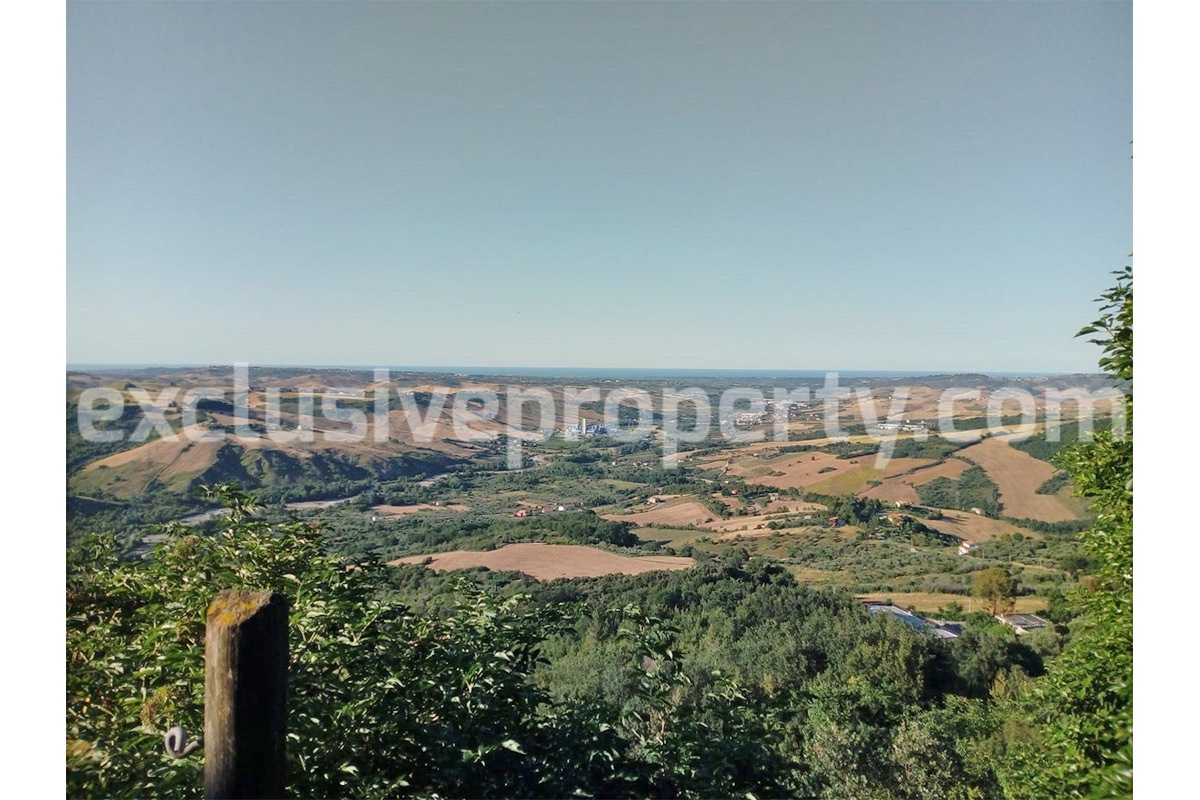 Town house totally renovated with a garden of about 40 sq m for sale in Abruzzo 11