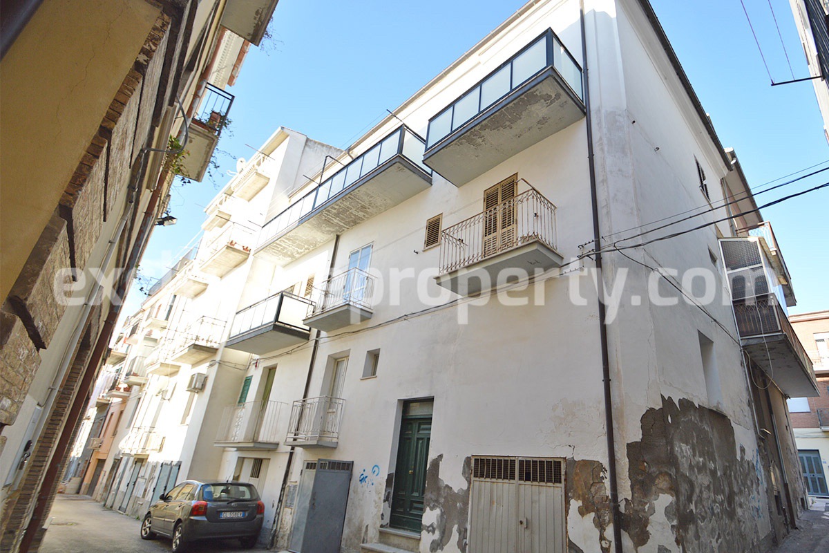 Two-storey town house in excellent condition for sale in Gissi - Abruzzo