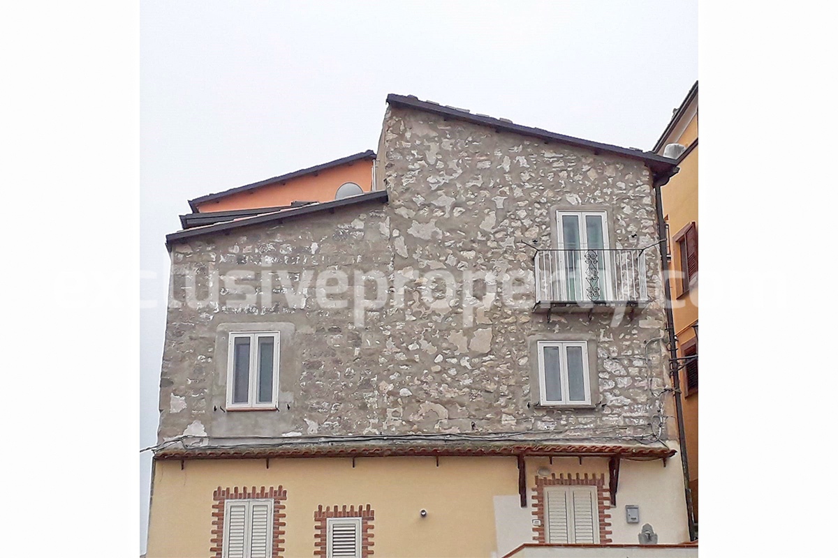 Town house renovated and habitable with terrace for sale in Abruzzo