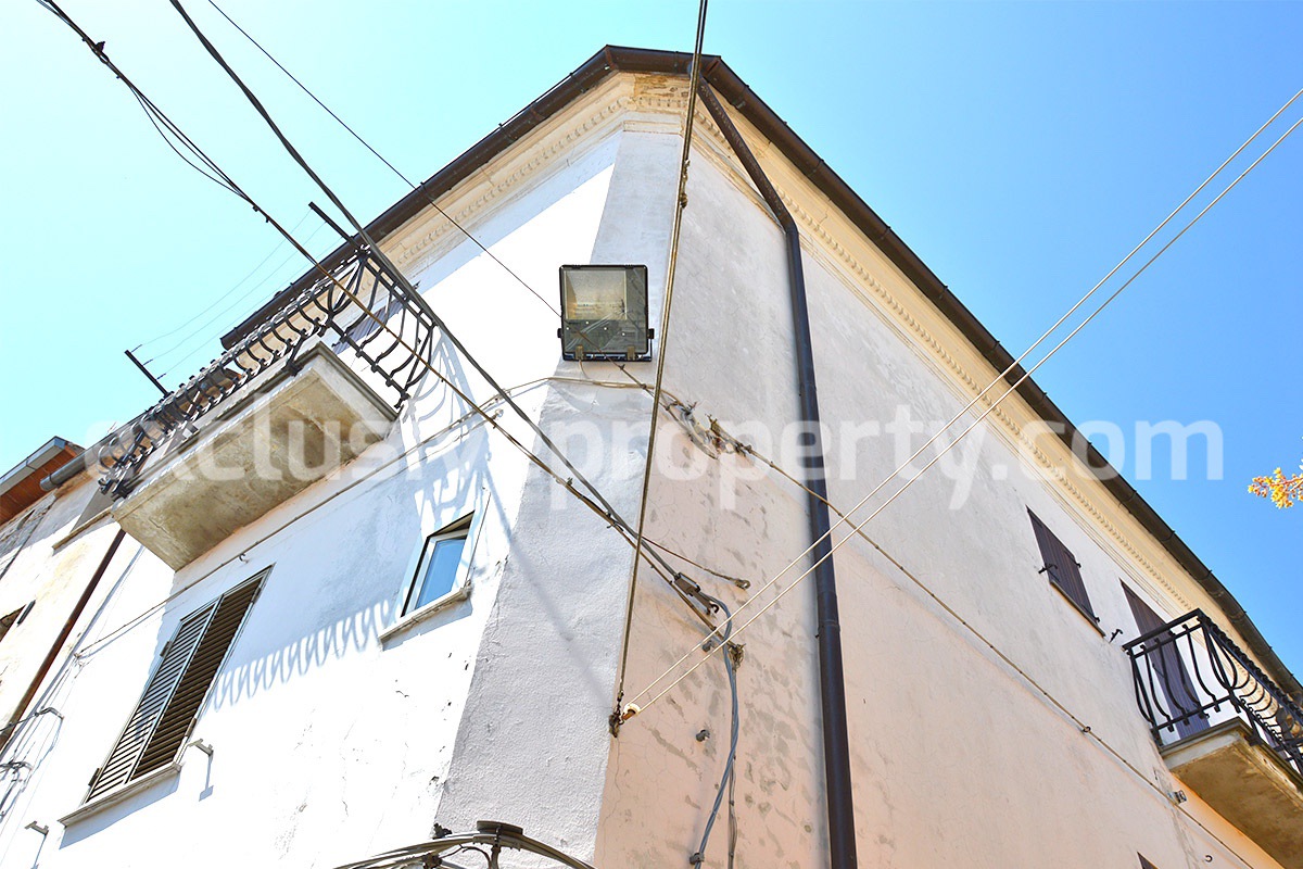 Spacious house habitable rustic taste for sale in Gissi - Abruzzo - Italy