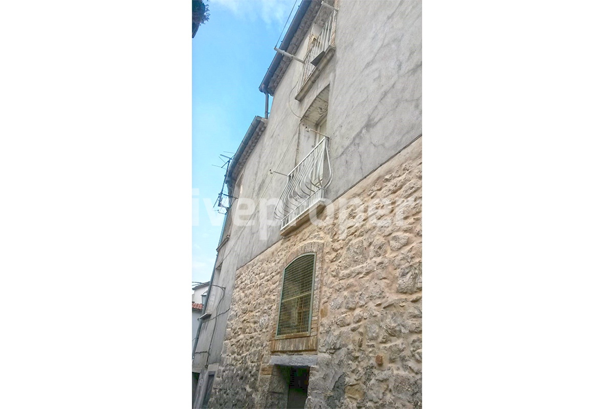 Fully furnished village house with separate entrance for sale in Abruzzo Italy