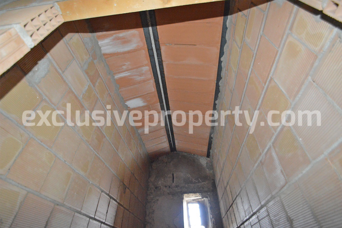 Ancient house in stone in the center of San Buono - Abruzzo - Property Italy