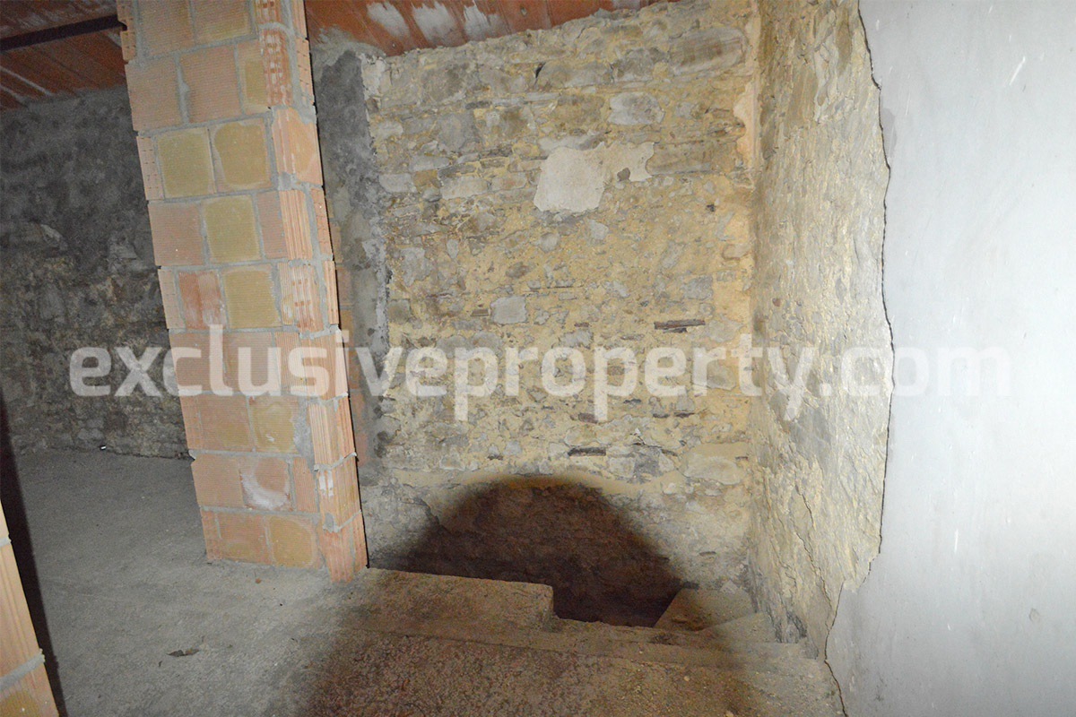 Ancient house in stone in the center of San Buono - Abruzzo - Property Italy