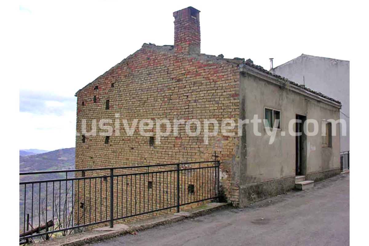Lovely town house for sale with garden in Montazzoli - Abruzzo 3