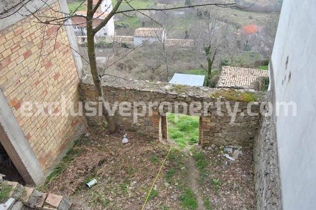 Lovely town house for sale with garden in Montazzoli - Abruzzo 5