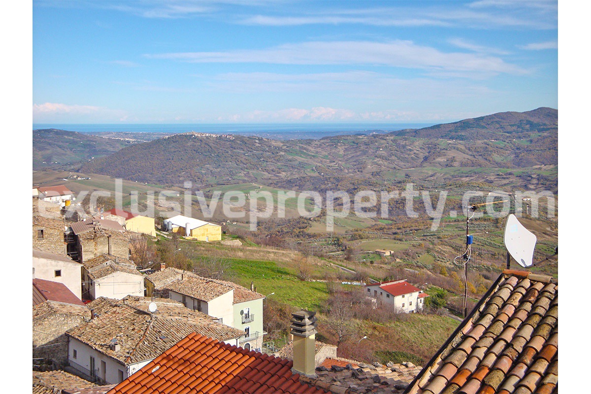 Habitable house with garage and sea view for sale in Montazzoli - Italy 7