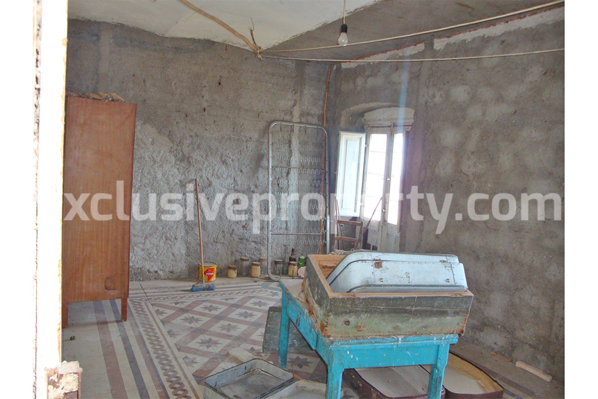 Habitable house with garage and sea view for sale in Montazzoli - Italy 21