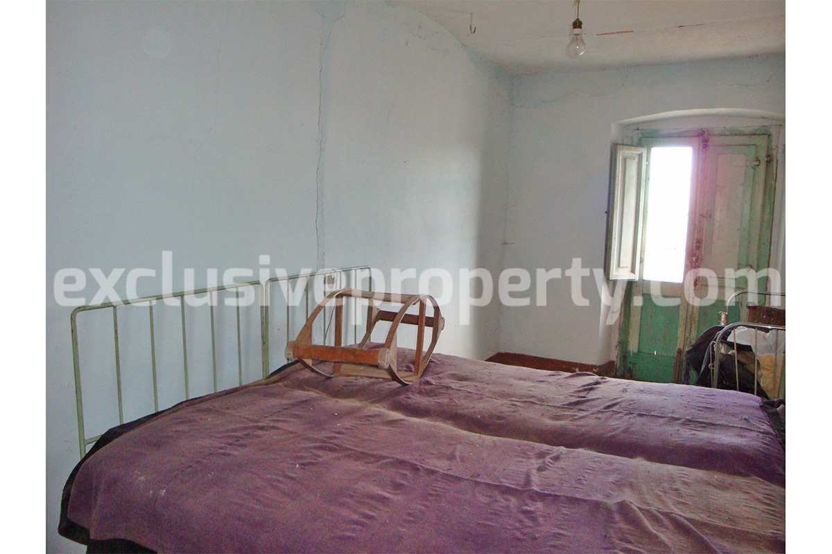 Habitable house with garage and sea view for sale in Montazzoli - Italy 15