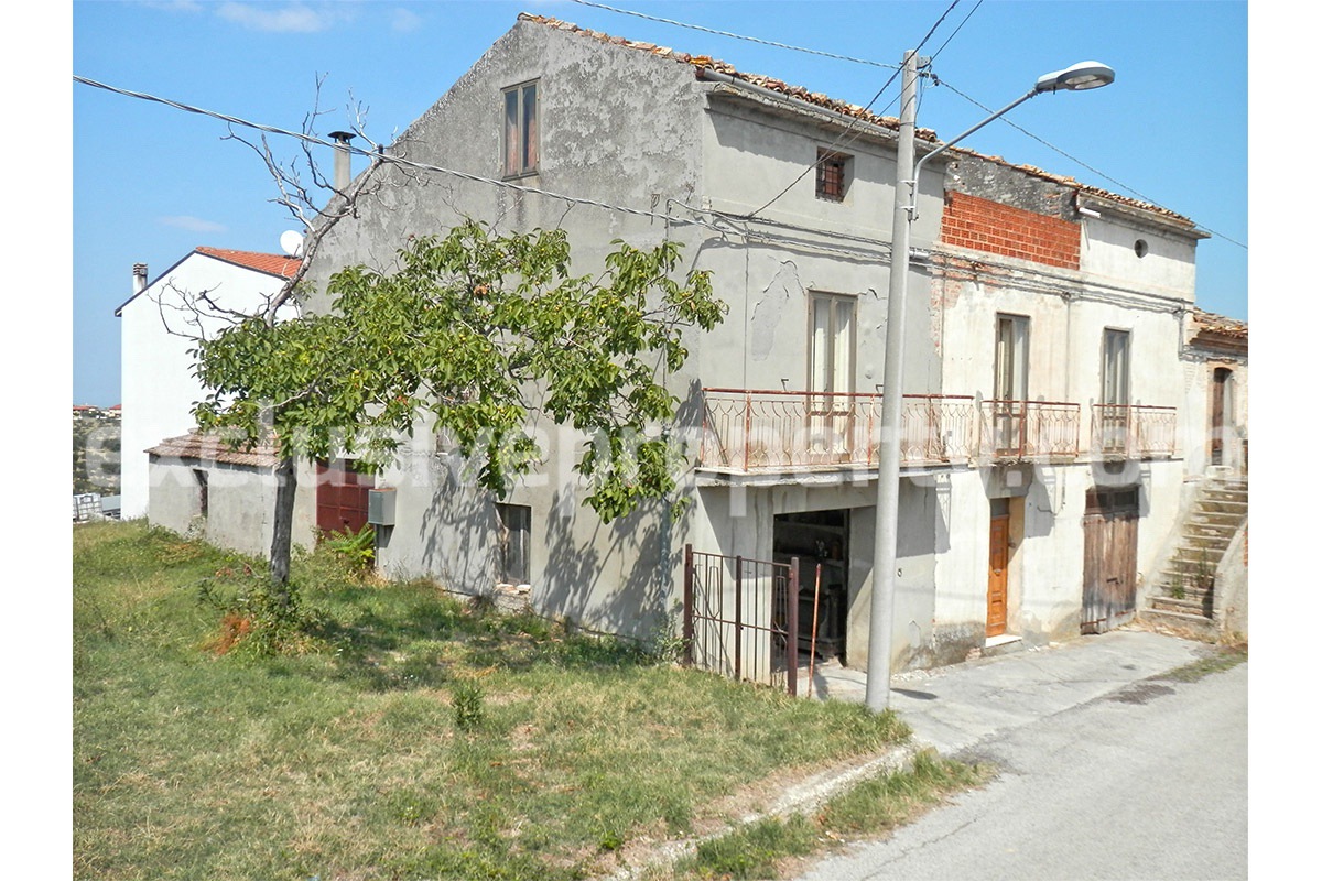 Semi-detached house with garden for sale not far from Trabocchi and Adriatic Sea 2