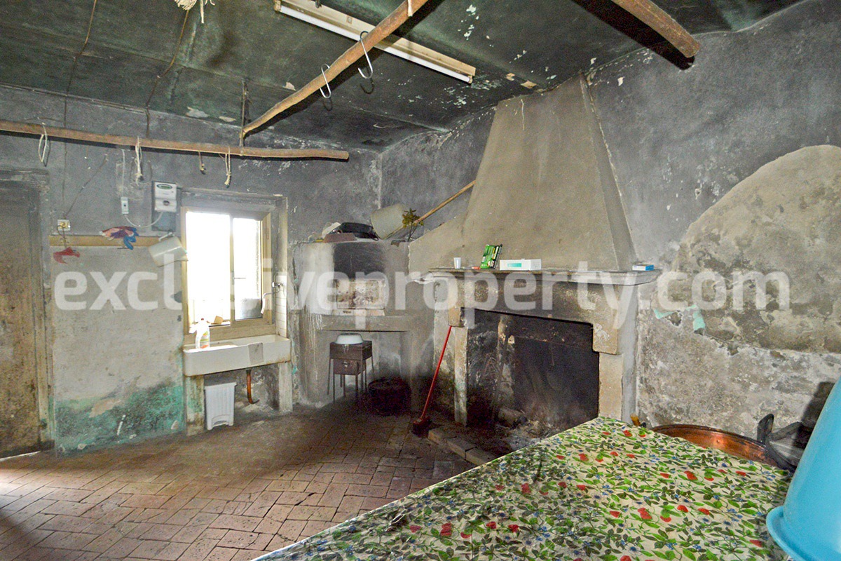 Character country house in stone for sale in Abruzzo 19