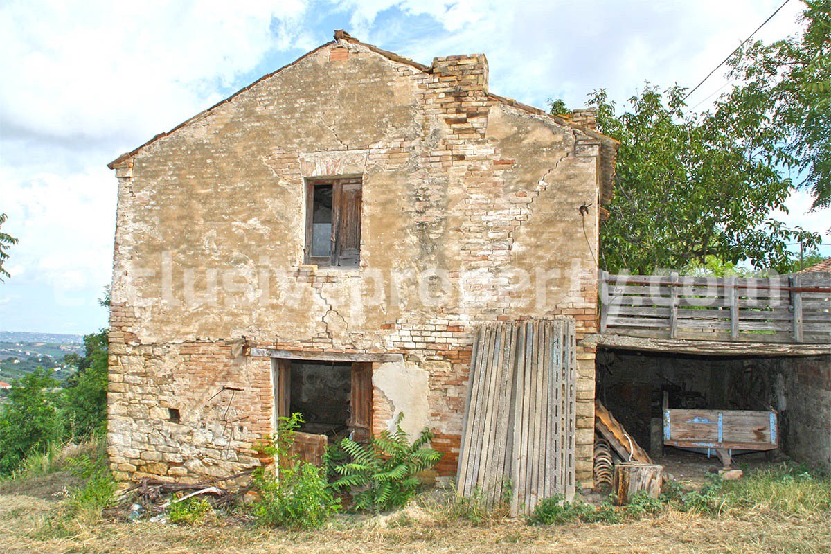 Rustic brick house for sale in Torino di Sangro - Chieti - Abruzzo 1