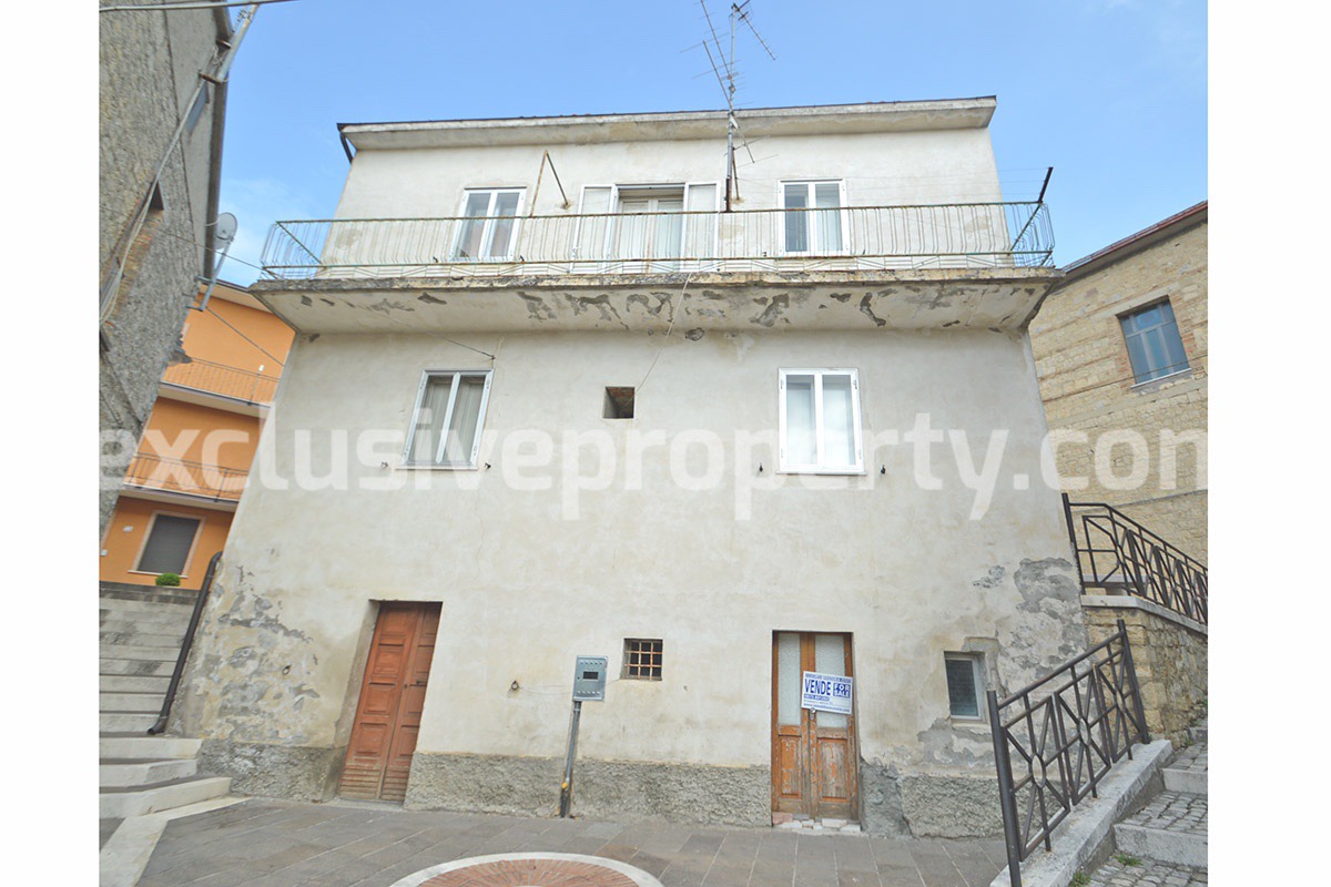 Habitable spacious house with cellar for sale in Abruzzo 1