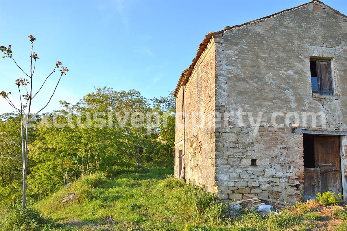 Rustic brick house for sale in Torino di Sangro - Chieti - Abruzzo 3