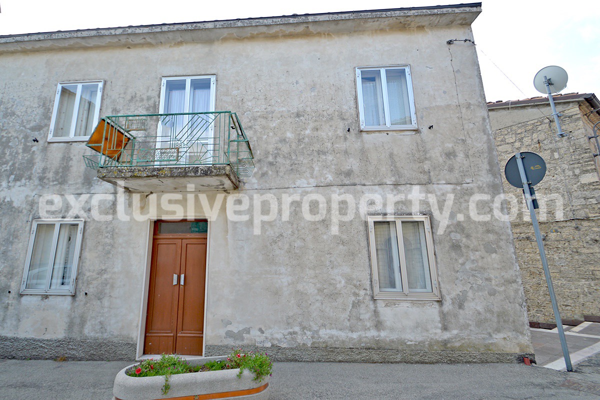 Habitable spacious house with cellar for sale in Abruzzo 3