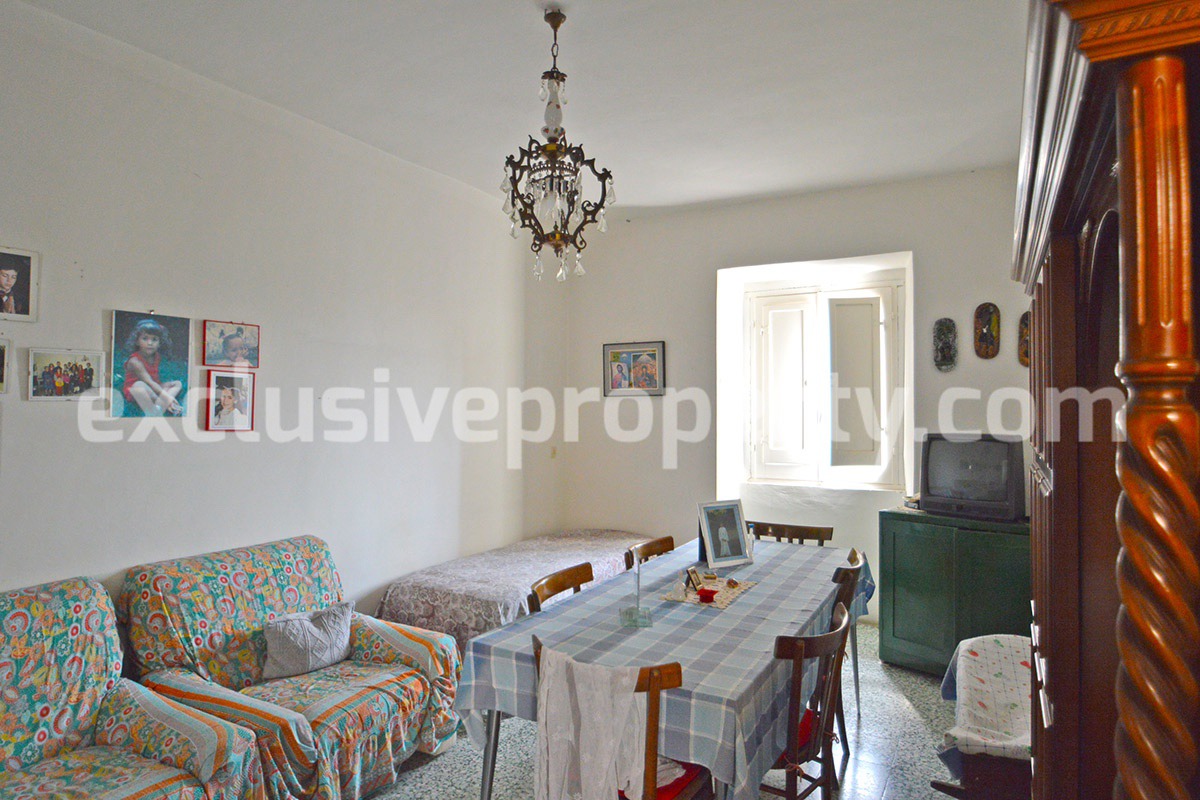 Habitable spacious house with cellar for sale in Abruzzo 4