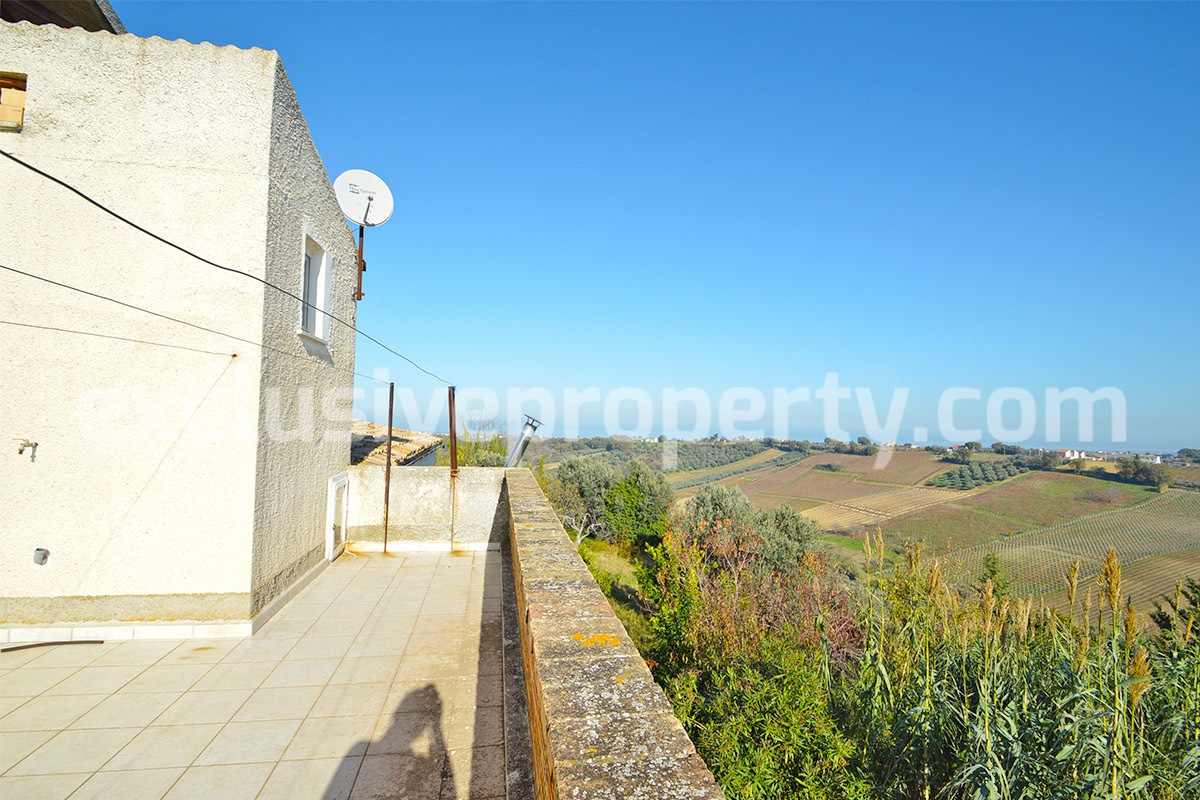 Two properties with sea view terrace and hectares of land - Italy - Abruzzo 23