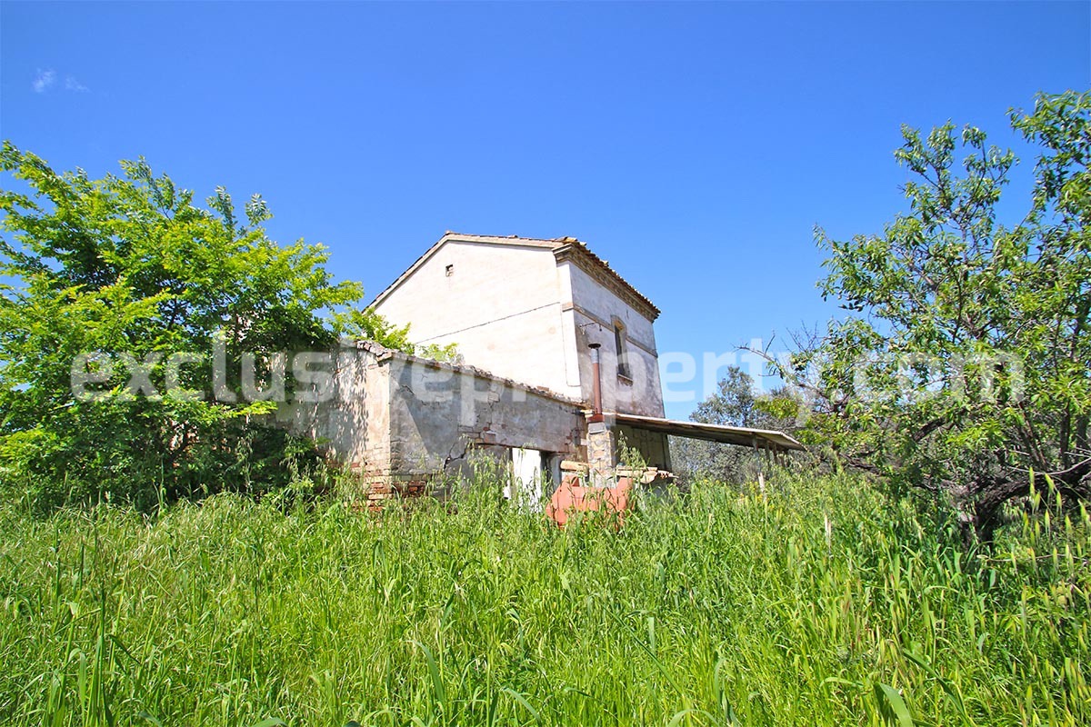 Cottage with sea view and flat land 2 hectares for sale in Abruzzo 11