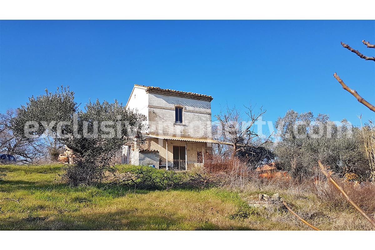 Cottage with sea view and flat land 2 hectares for sale in Abruzzo 1