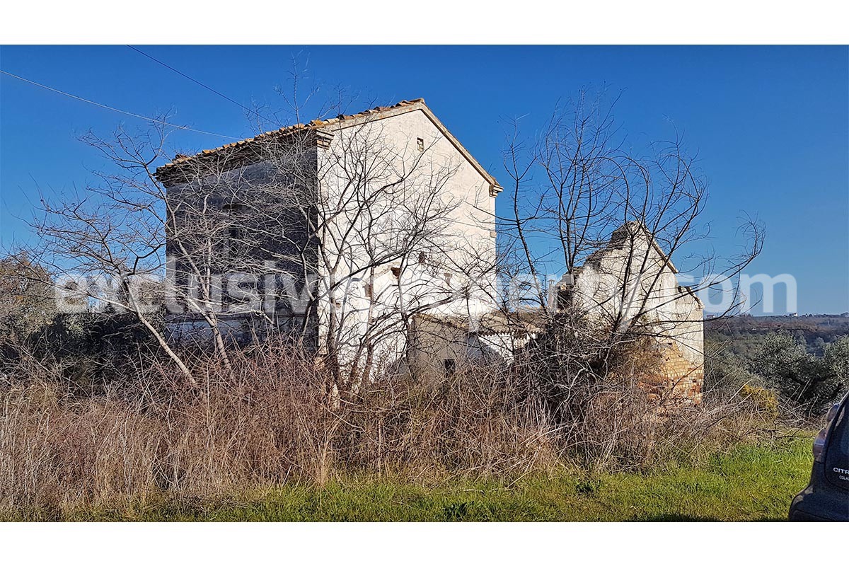 Cottage with sea view and flat land 2 hectares for sale in Abruzzo 15