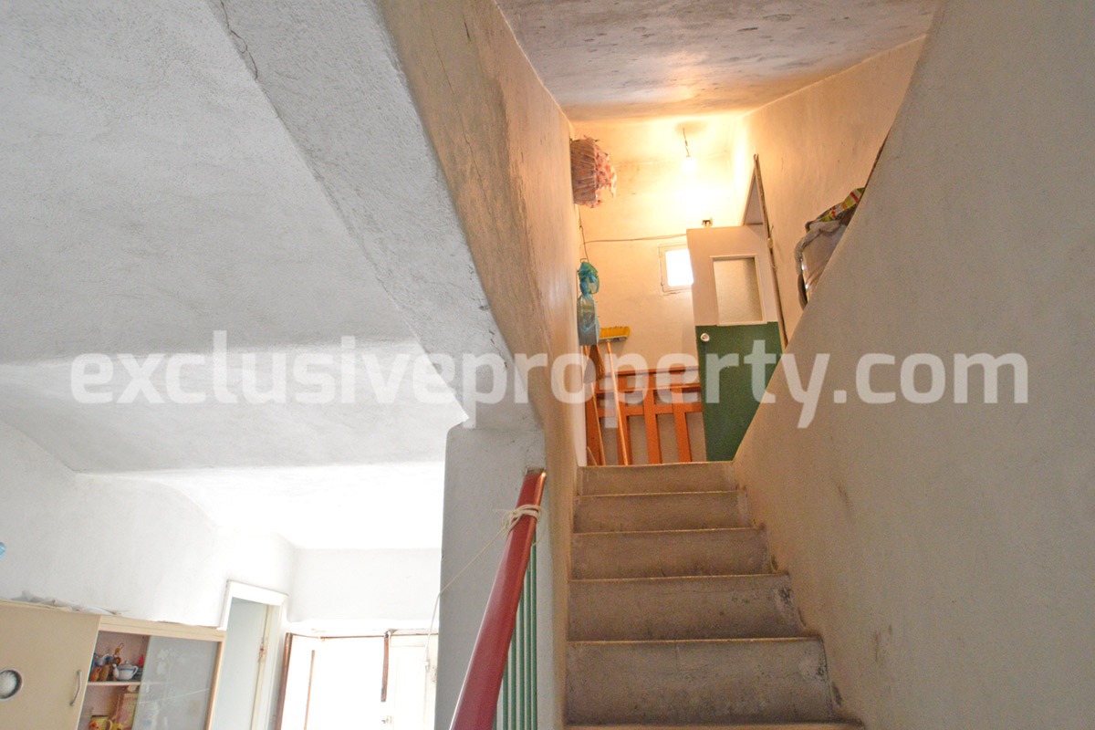 Habitable spacious house with cellar for sale in Abruzzo 14
