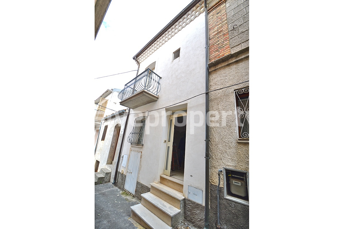 Fully renovated two storey village house for sale in Furci on the Abruzzo hills
