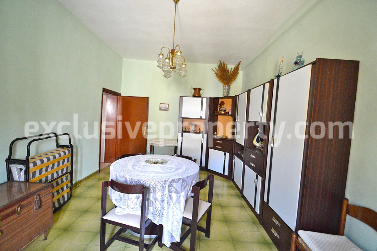 House in good condition for sale in Abruzzo Italy