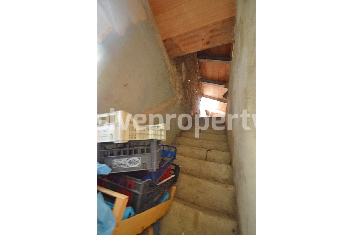House in good condition for sale in Abruzzo Italy 10