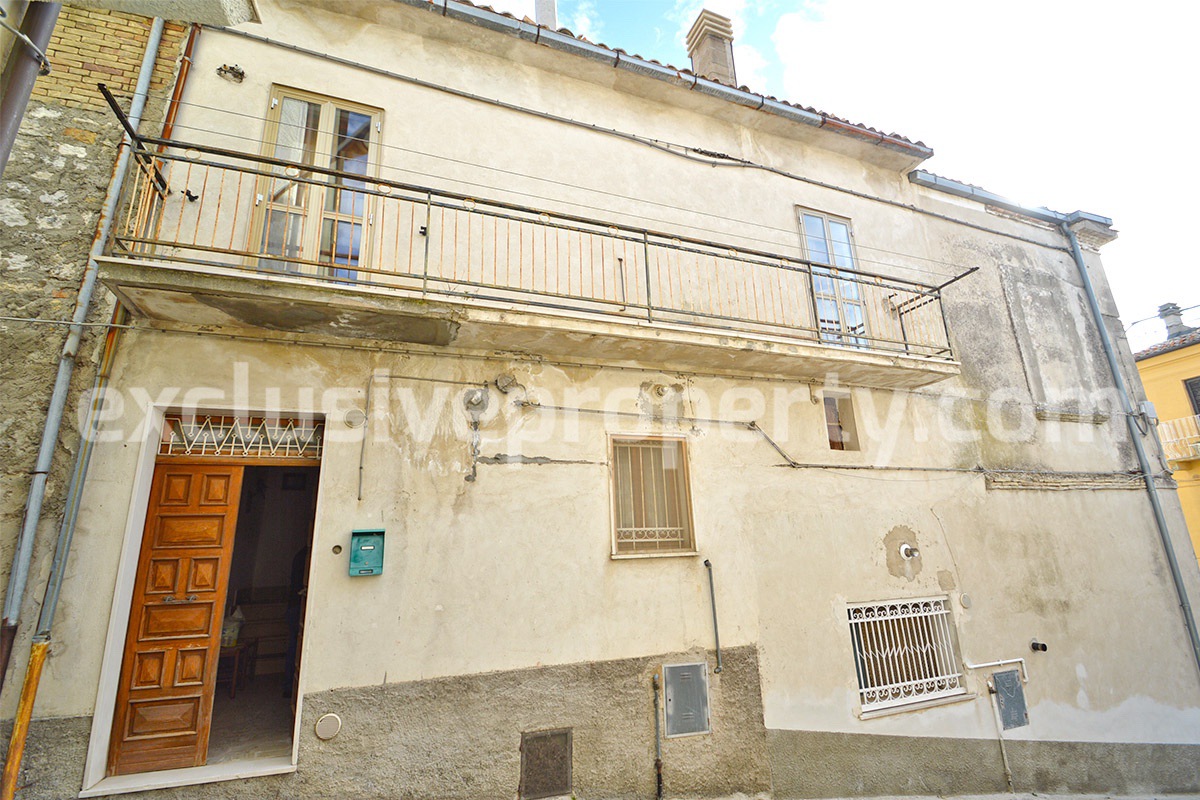 House in good condition for sale in Abruzzo Italy 1