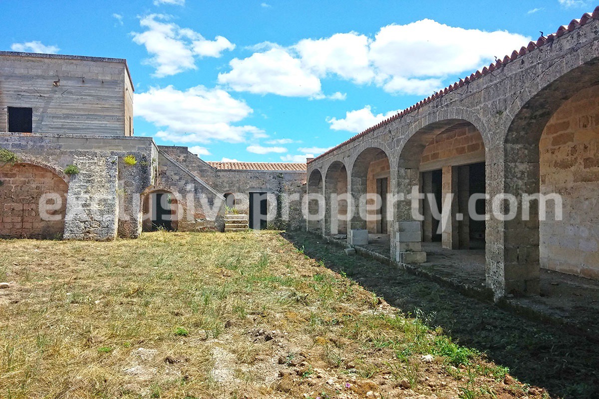 Ancient stone farmhouse building with tower dating back to 1600 for sale in Apulia