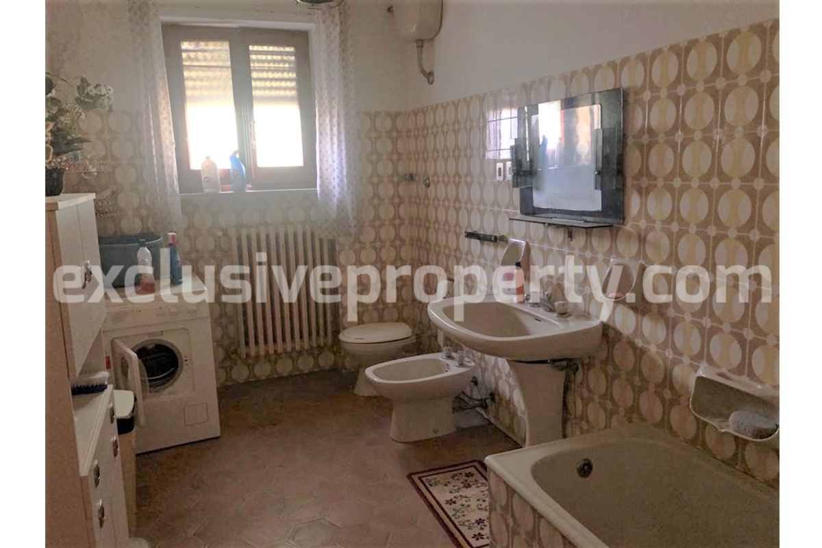 Spacious house with garden and two terraces for sale in the Abruzzo Region 10