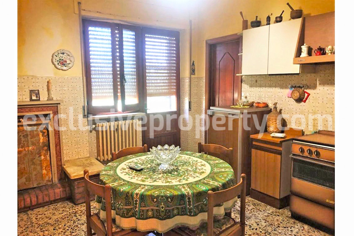 Spacious house with garden and two terraces for sale in the Abruzzo Region 7