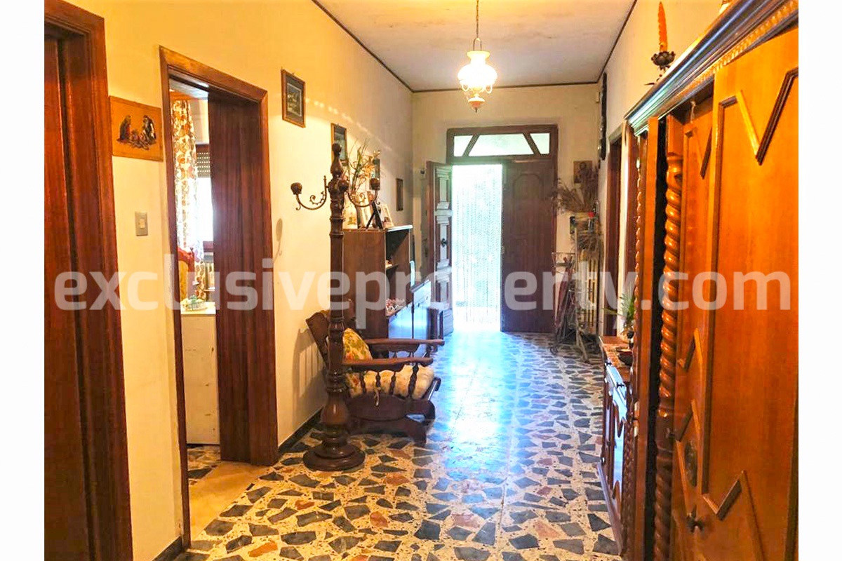 Spacious house with garden and two terraces for sale in the Abruzzo Region 5