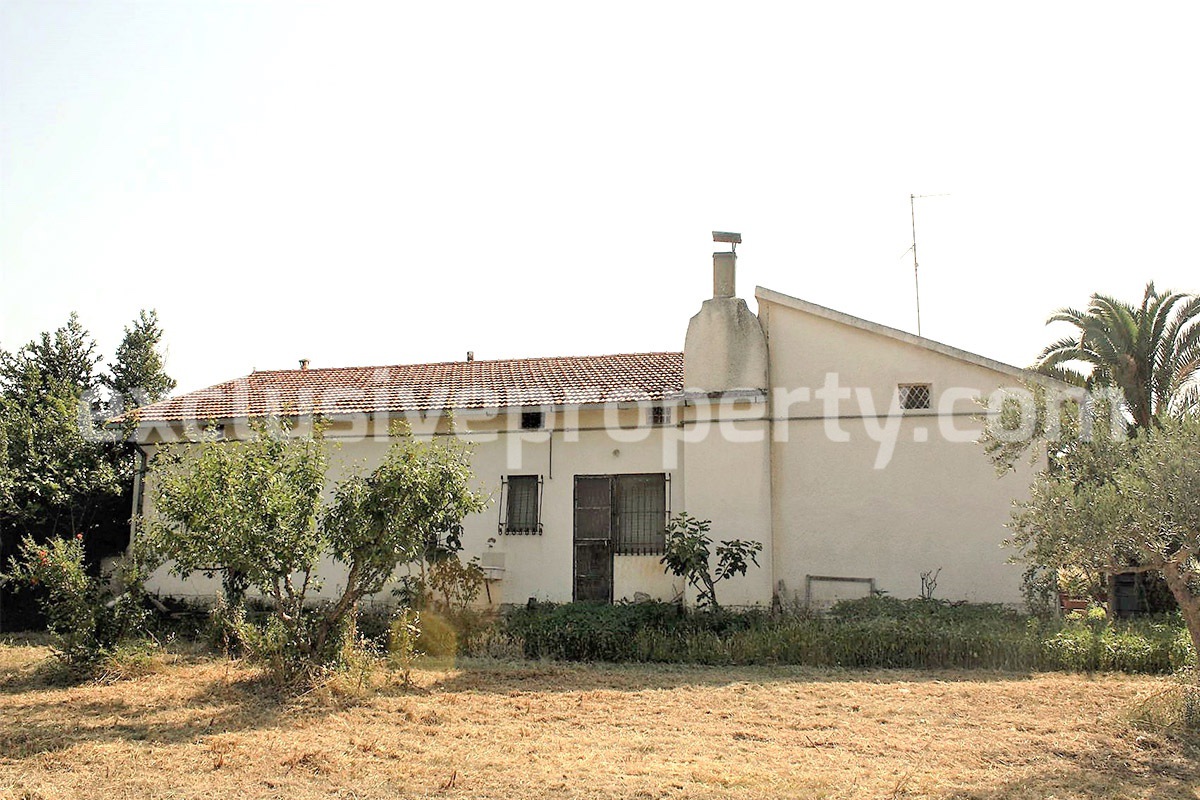 Spacious house with garden and two terraces for sale in the Abruzzo Region 15