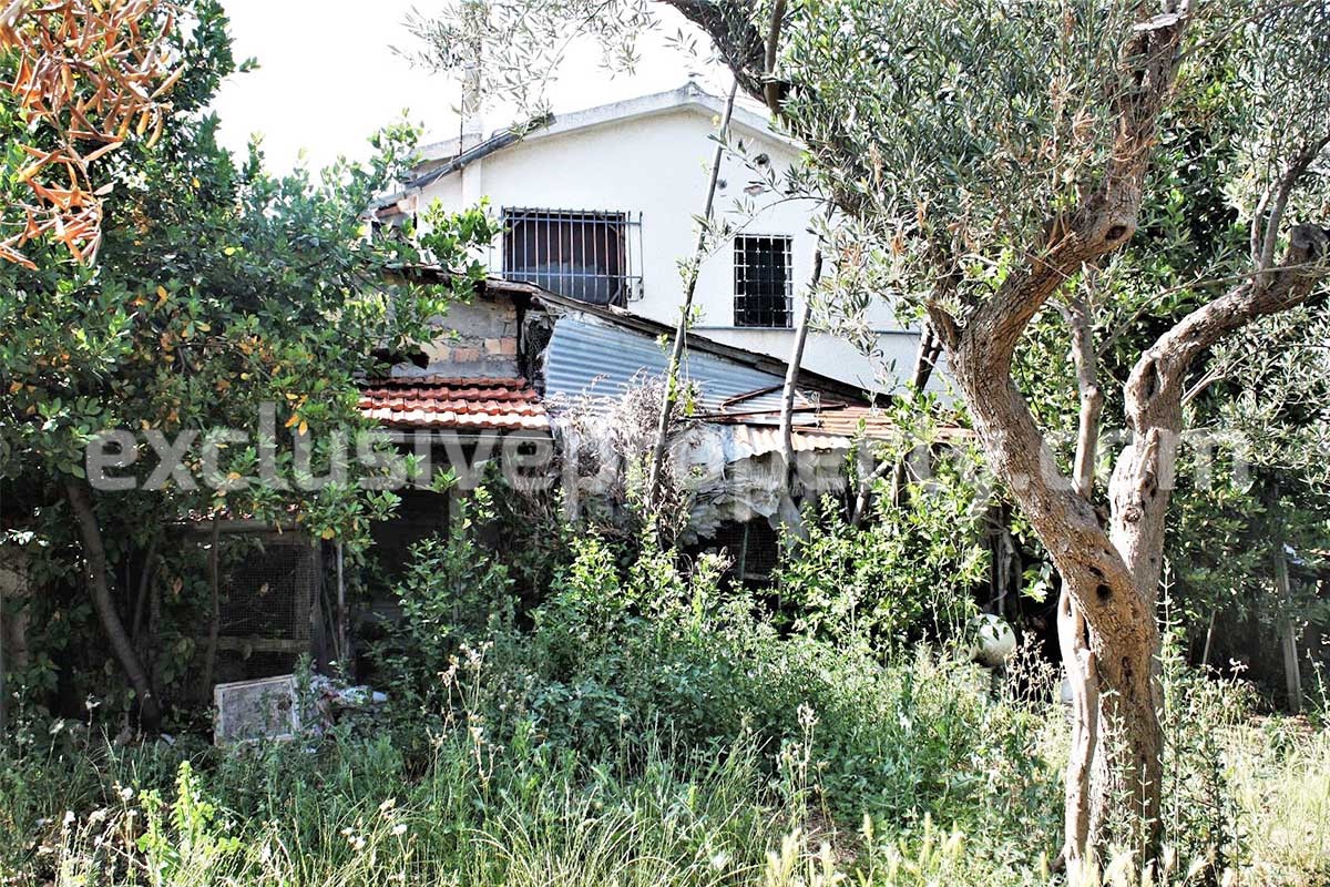 Spacious house with garden and two terraces for sale in the Abruzzo Region 13