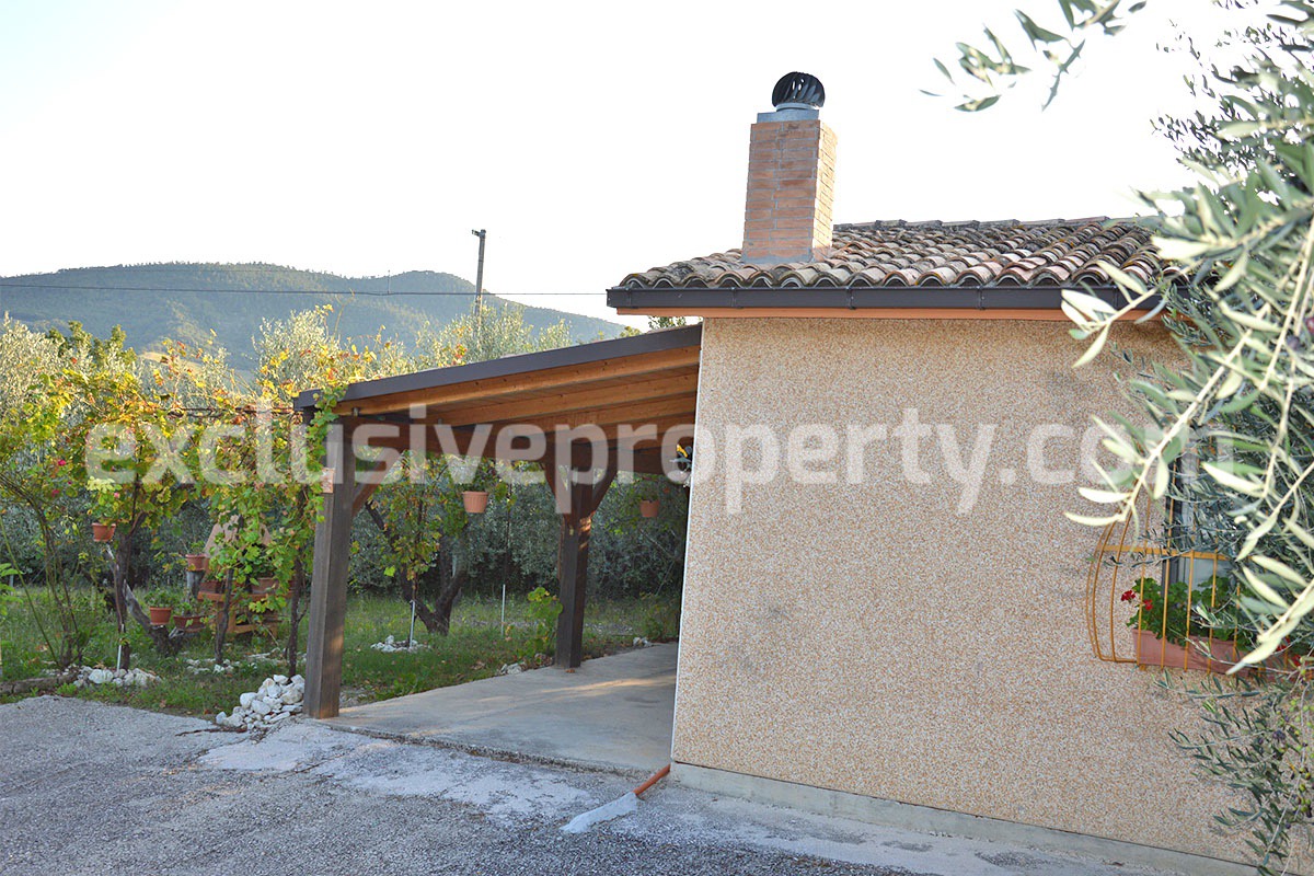 Habitable country houses with olive trees for sale in Guardialfiera - Molise