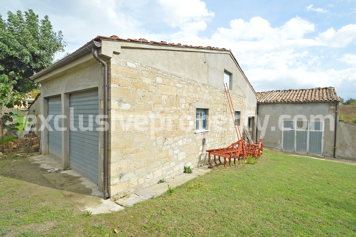 Habitable house with land and outbuildings for sale in Italy 5