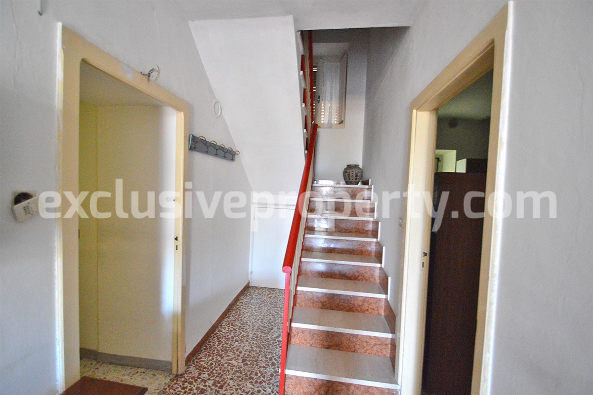 House with land of about 2600 sq m and barn for sale in Abruzzo - Italy 6