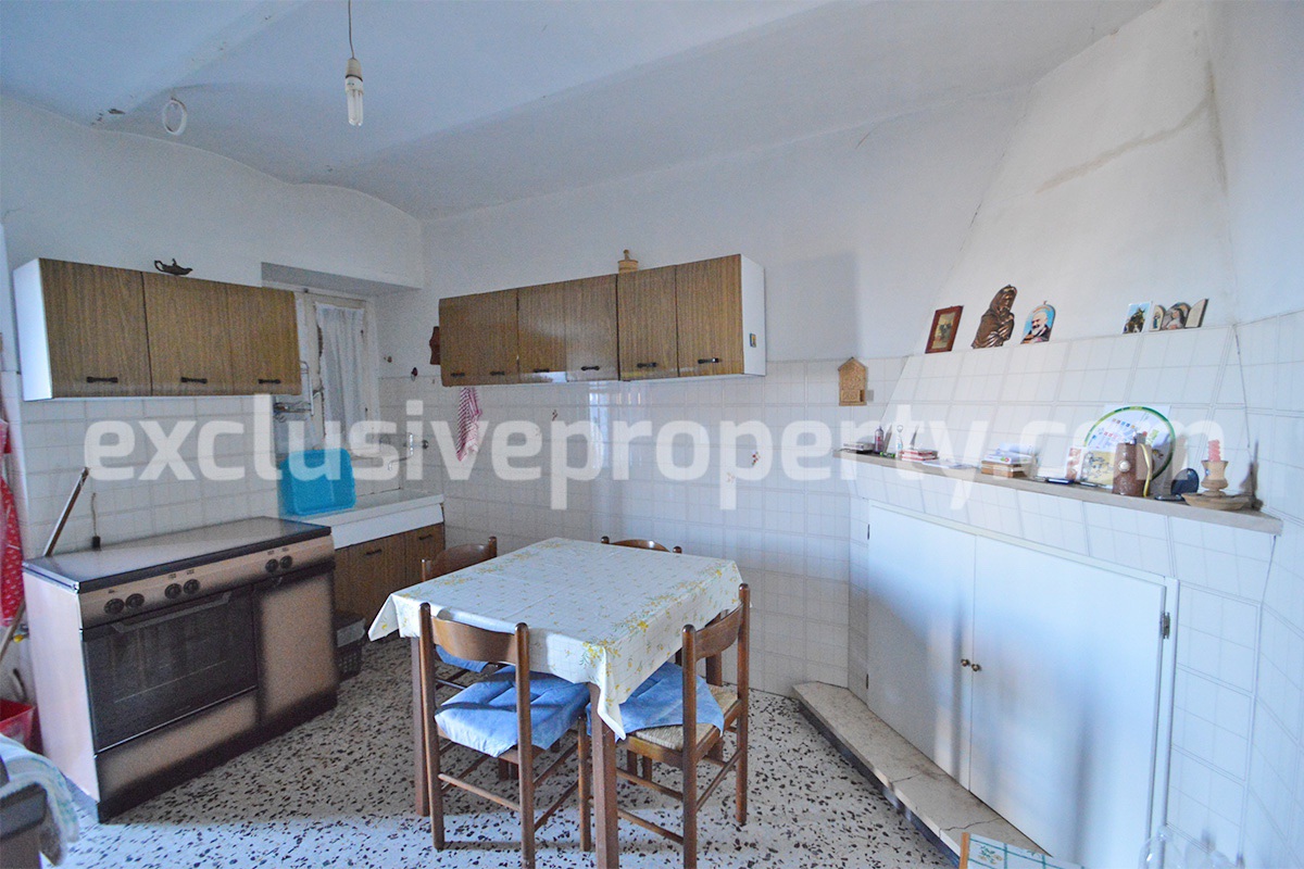 House with land of about 2600 sq m and barn for sale in Abruzzo - Italy 4
